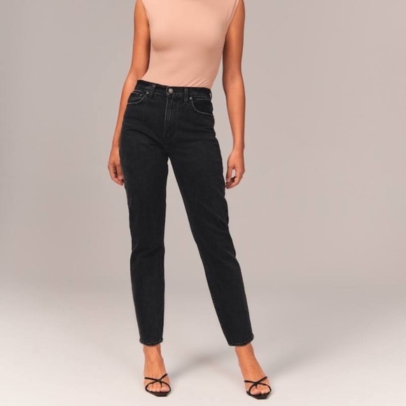 Abercrombie & Fitch Denim - Abercrombie & Fitch Curve Love High Rise Mom Jeans Washed Black High Rise 24/00